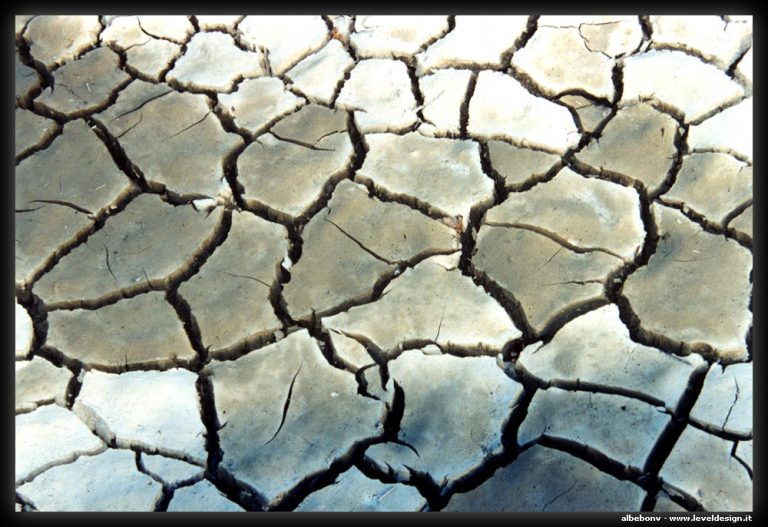 Pic. Source: "waterless" by albebonv @Deviantart.com