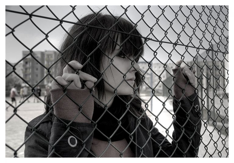 Pic. Source: "Missing." by xLadyDaisyx @Deviantart.com