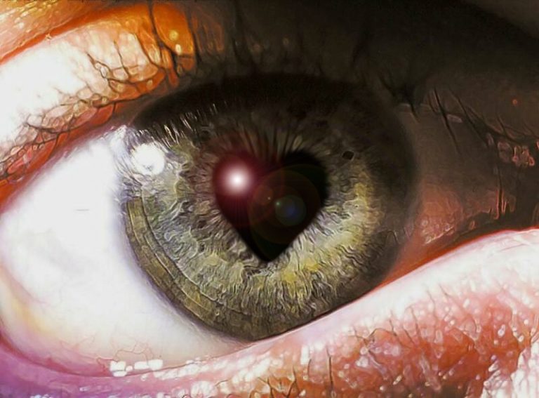 Pic. Source: "Love to the first sight" by Missdininha @Deviantart.com
