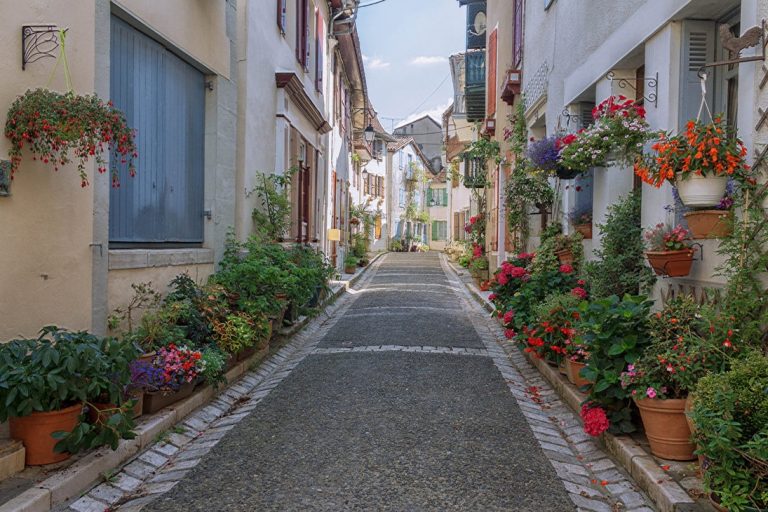 Pic. Source: "Salies de Bearn2" by hubert61 @Deviantart.com