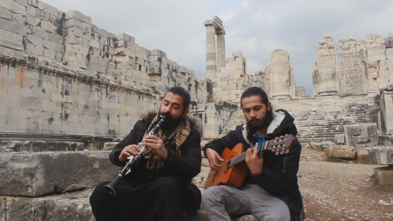 MeoMüzik – Koray Avcı – Seni Kimler Aldı