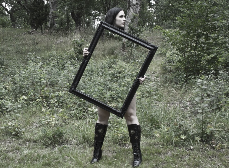 Pic.Source: "Empty Inside" by Emelia @deviantart.com